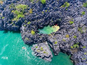 เกาะเขาใหญ่ ปราสาทหินพันยอด