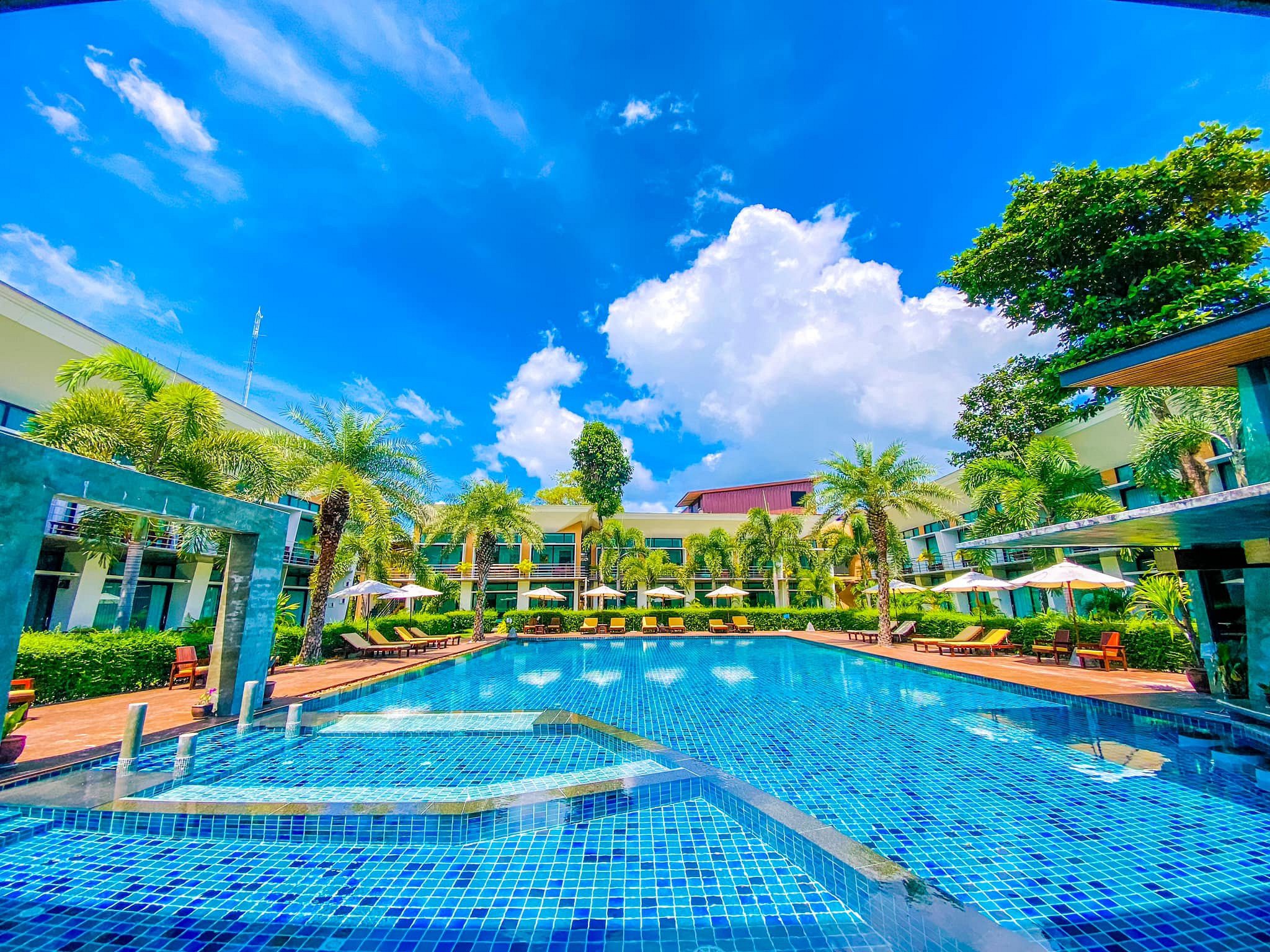 ที่พักเกาะหลีเป๊ะ Bundhaya Resort