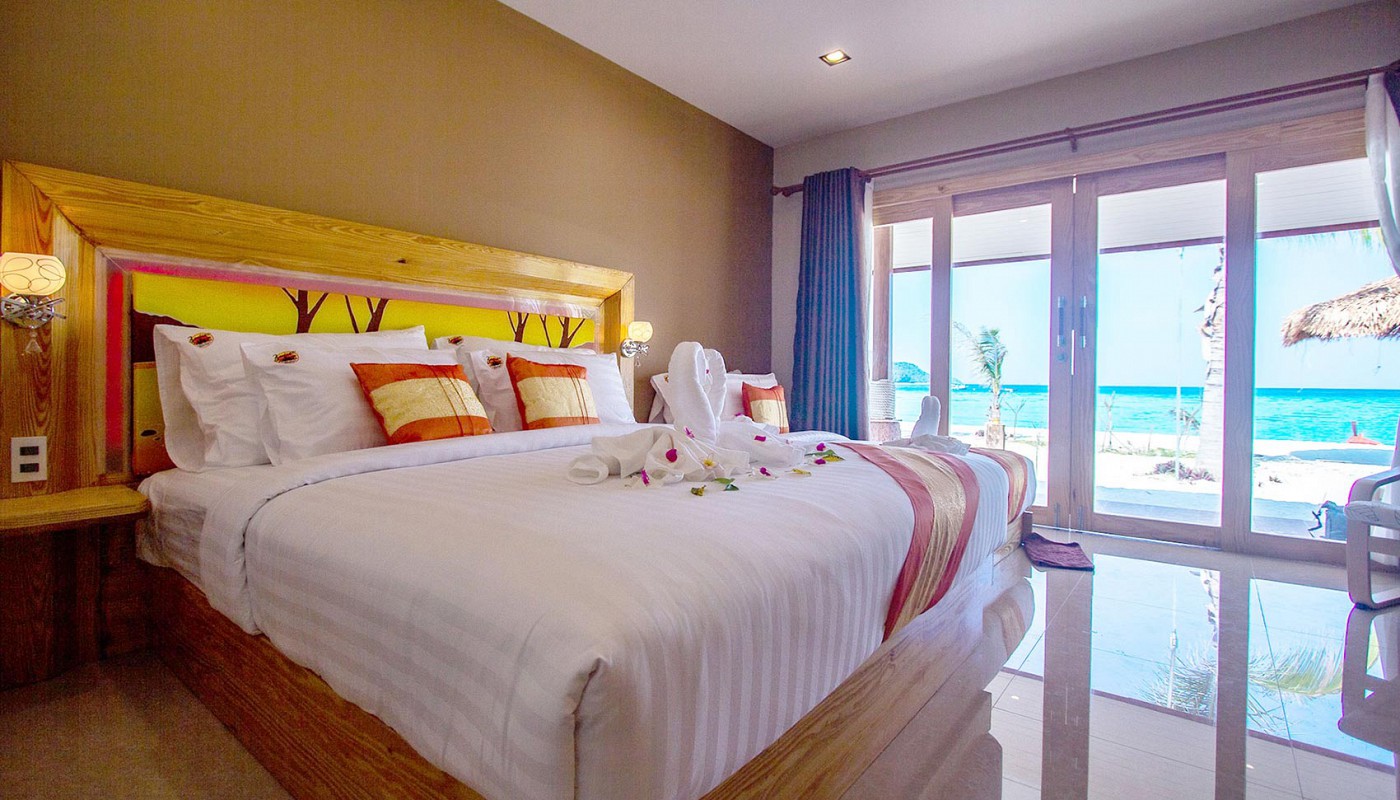Deluxe Beachfront Room