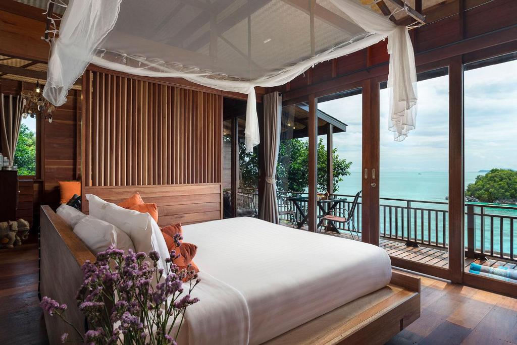 Grand Deluxe Sea View