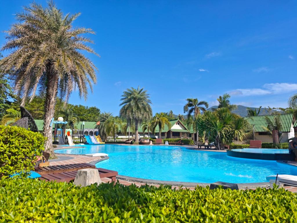 ที่พักเกาะหลีเป๊ะ Varin Resort