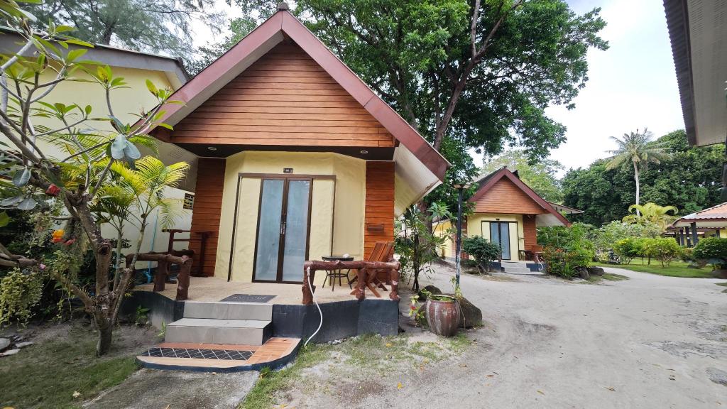 Garden Bungalow