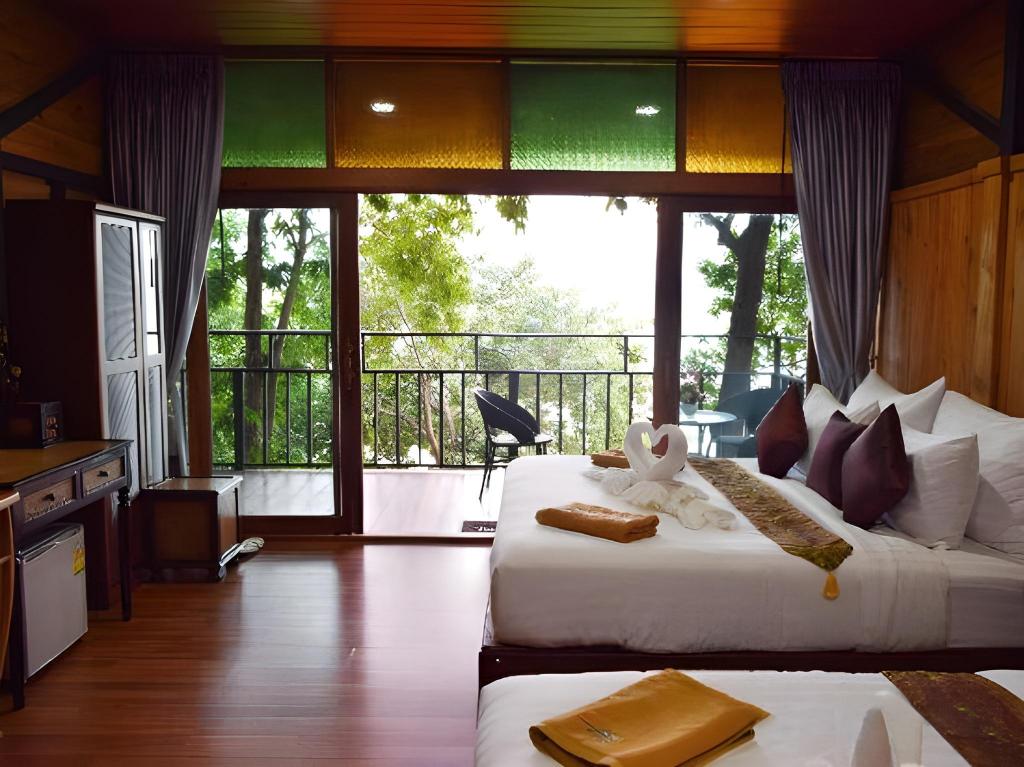 แพ็กเกจห้องครอบครัว เดินทาง 3วัน 2คืน Chareena Hill Beach Resort