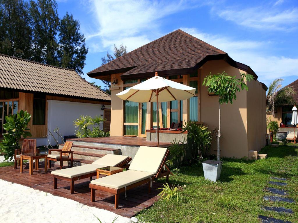 Honeymoon Beach View Bungalow